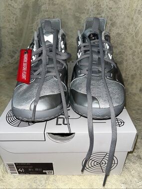 PG 3 NASA “Reflect Silver” size 4 1/2Y. Size 6 women.